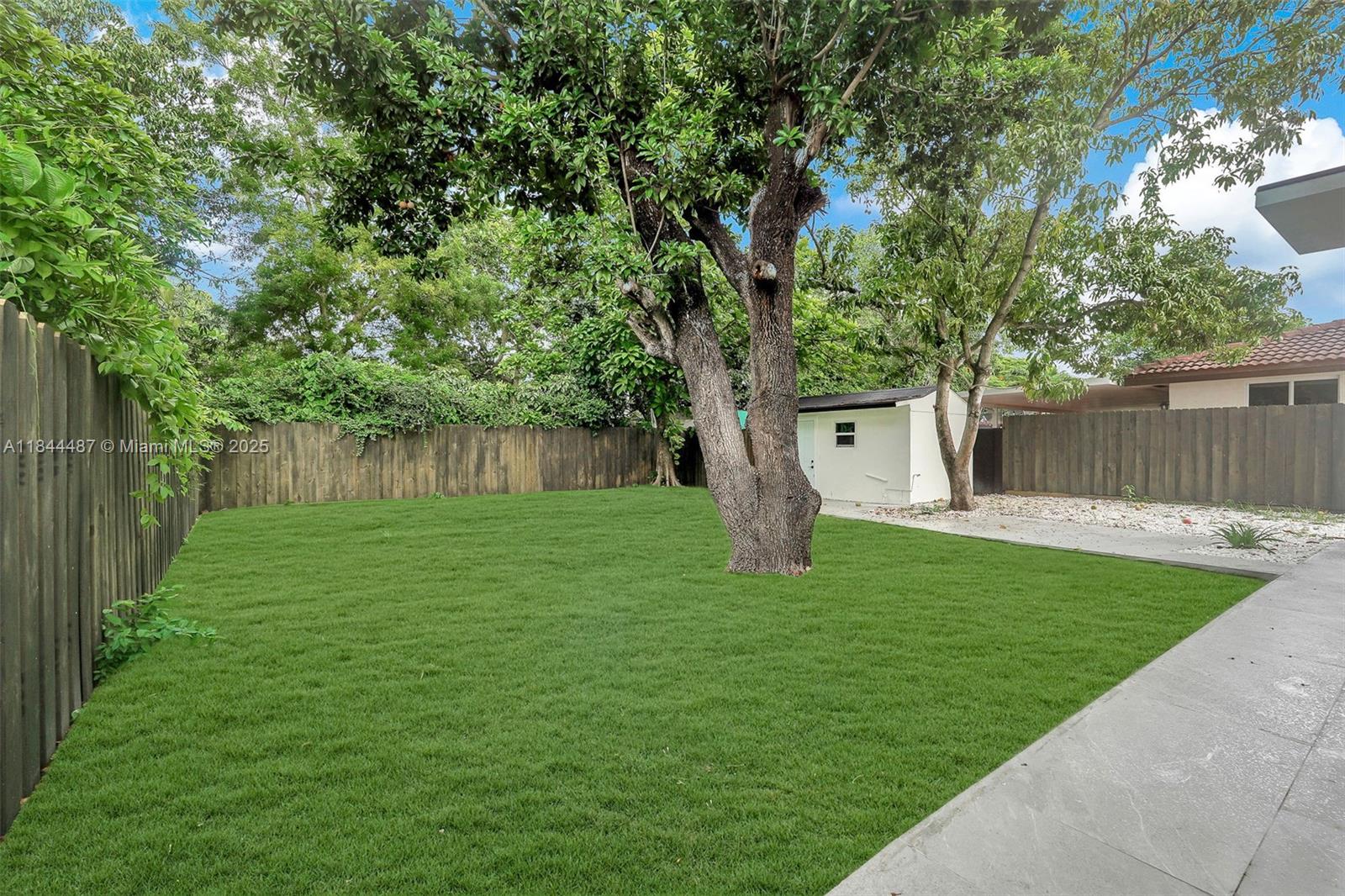 TRAIL PARK - Residential Lease