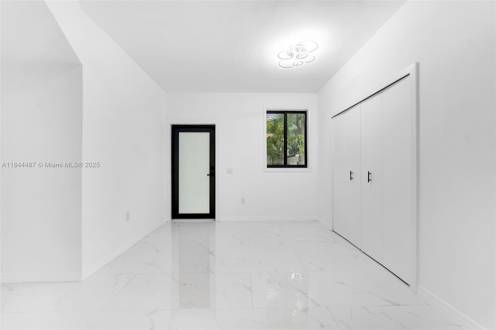 TRAIL PARK - Residential Lease