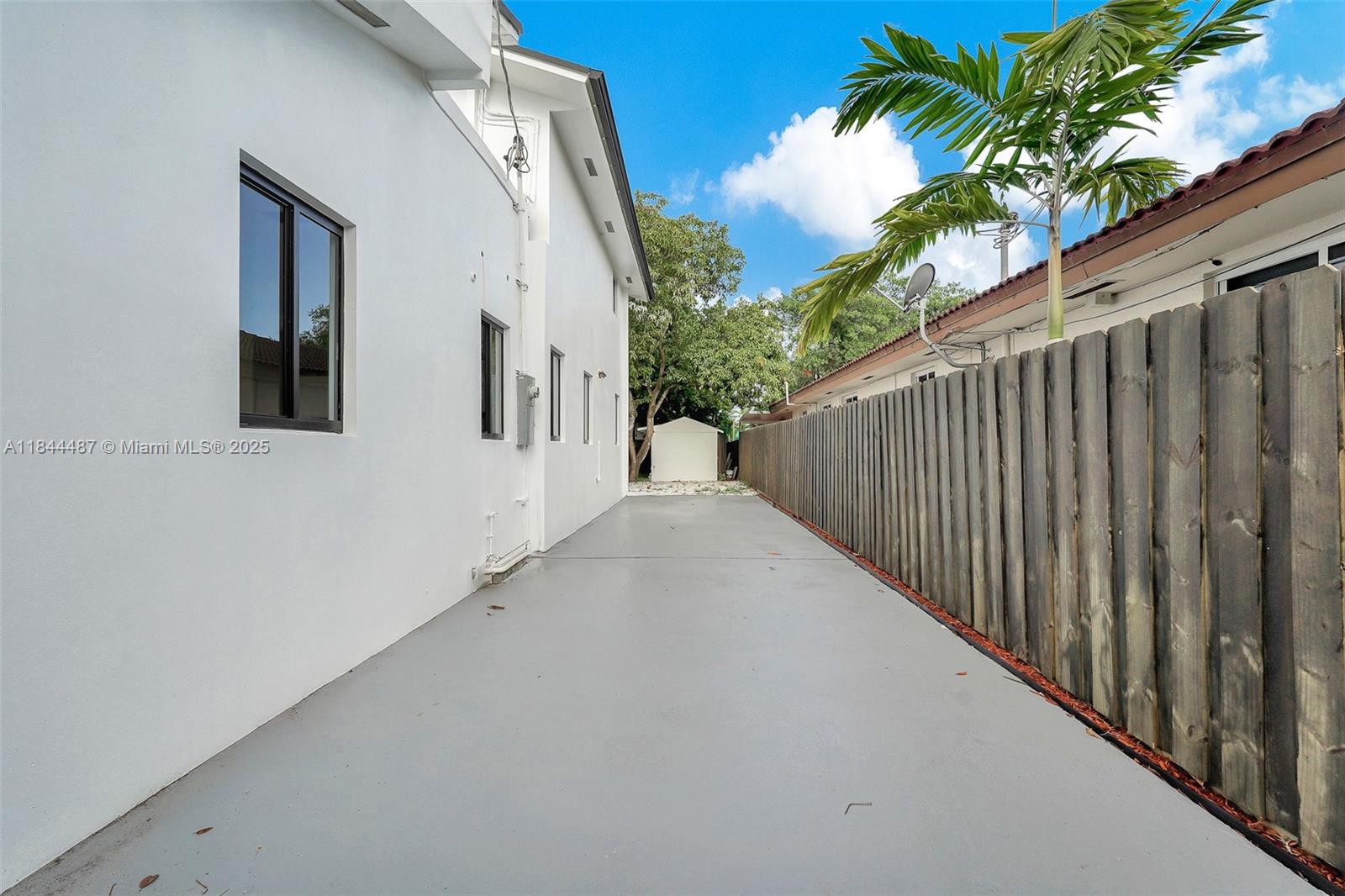 TRAIL PARK - Residential Lease