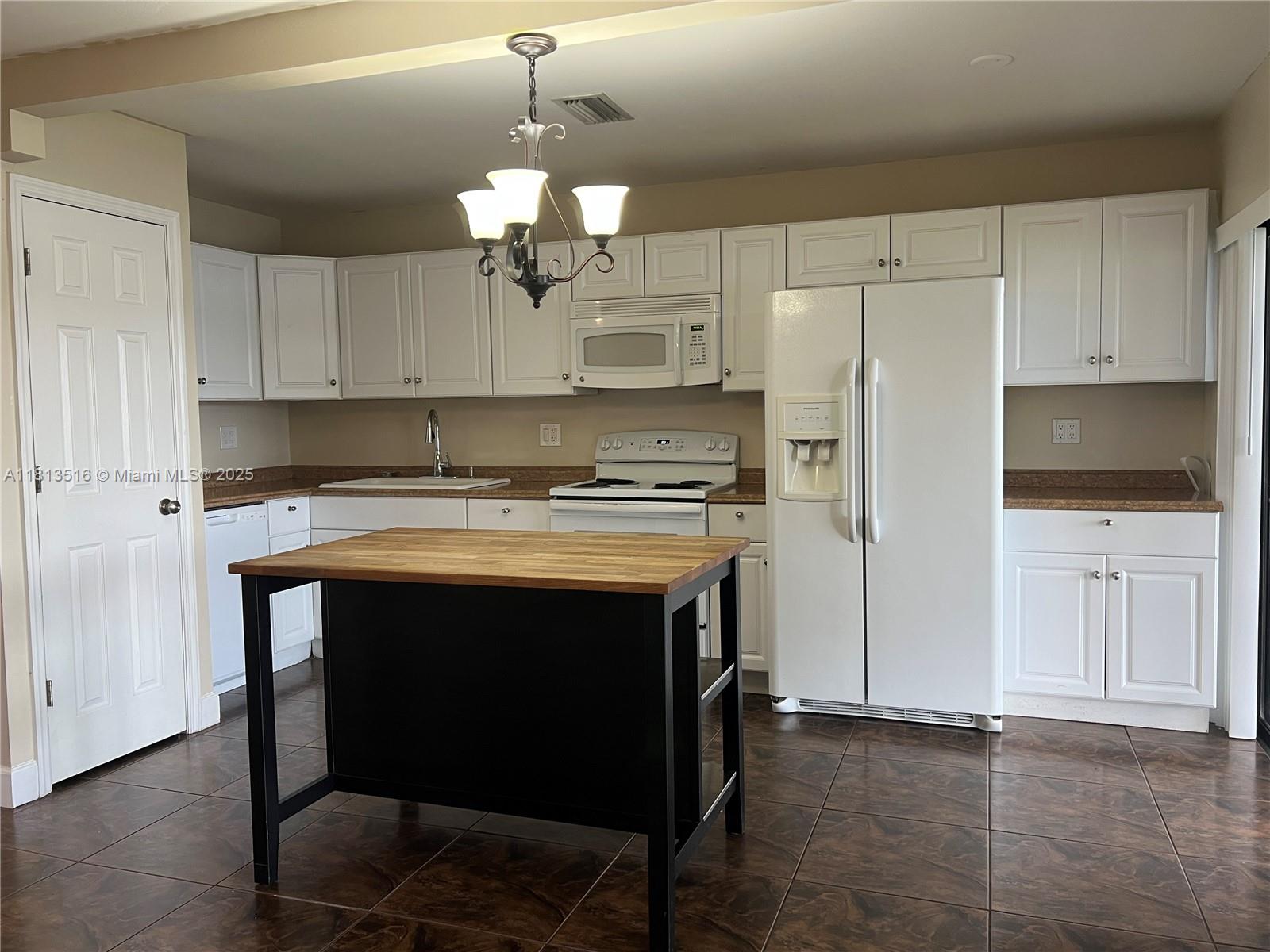 388 NW 103rd Ter 388