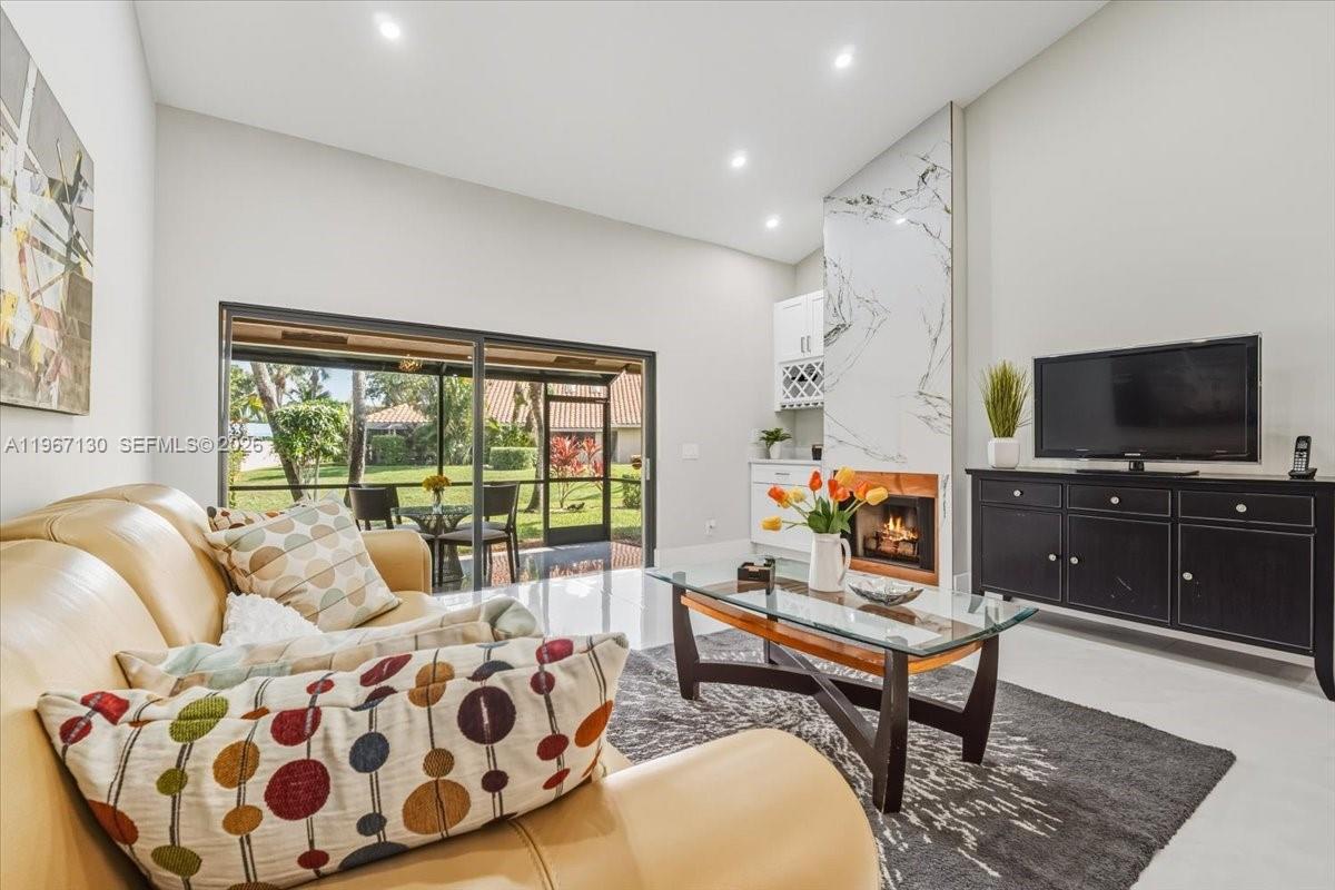 MERIDIANA AT BOCA POINTE - Residential