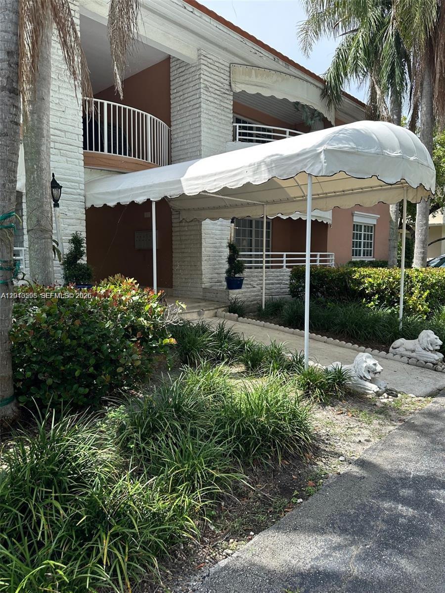 VILLAS OF PARK DRIVE COND - Residential Lease