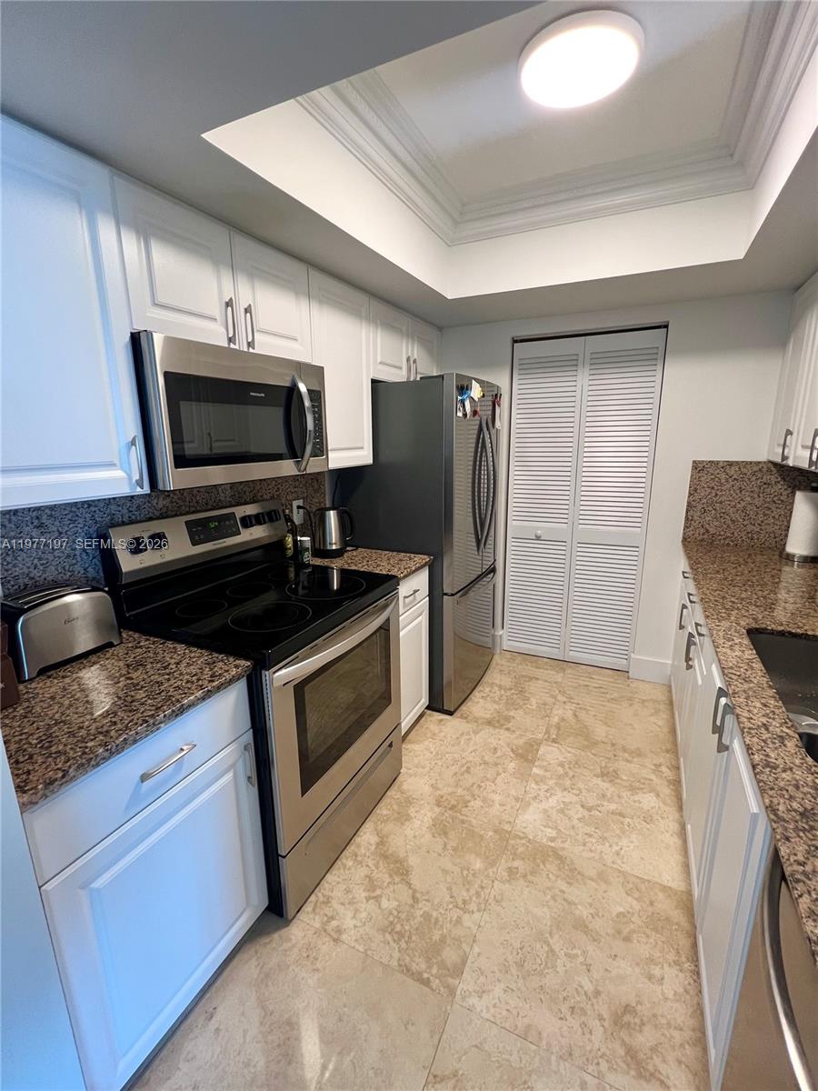 YACHT CLUB AT PORTOFINO C - Residential Lease