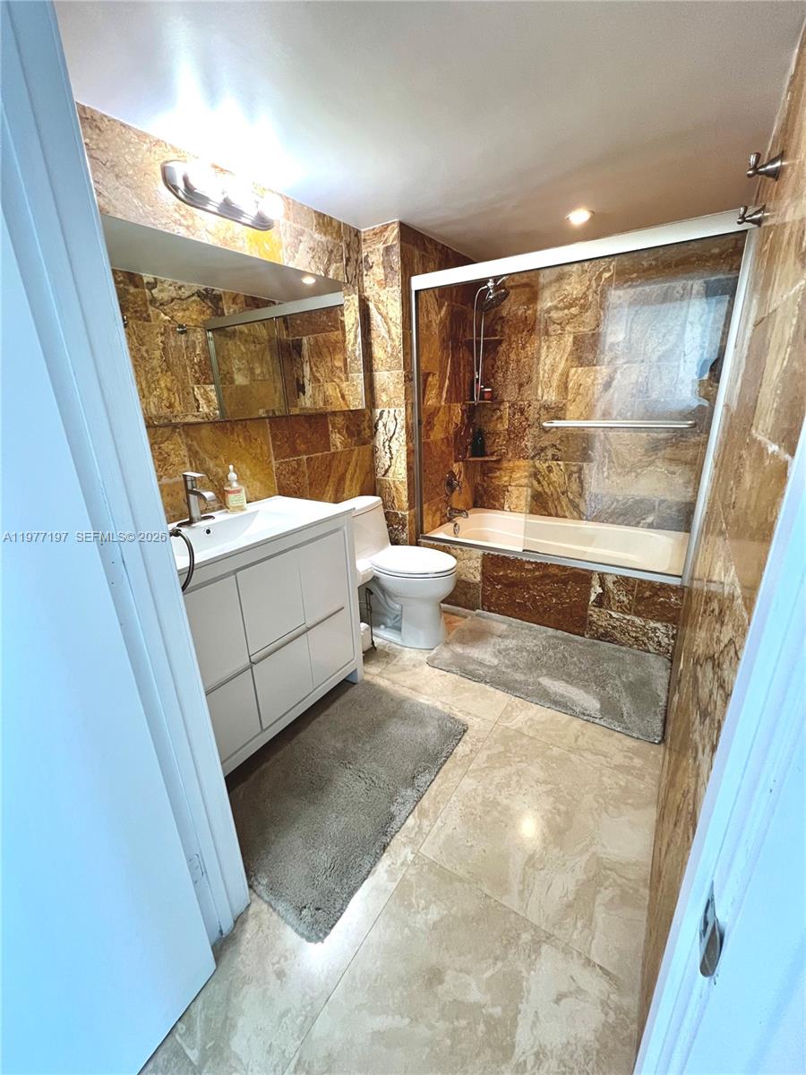 YACHT CLUB AT PORTOFINO C - Residential Lease