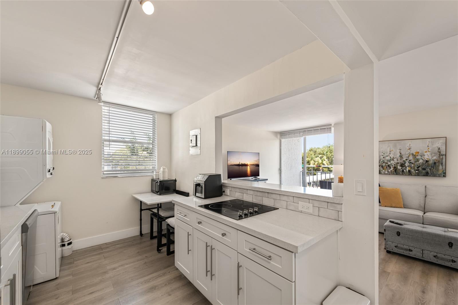 FLAMINGO TOWERS CONDO - Residential