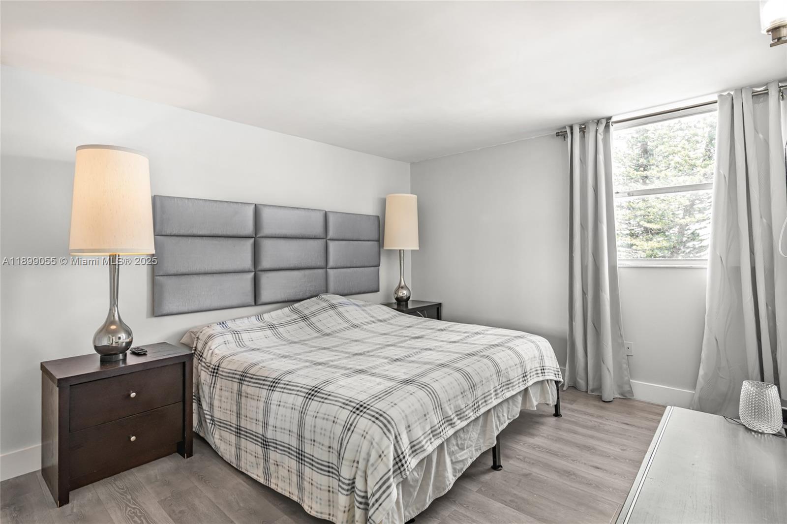 FLAMINGO TOWERS CONDO - Residential