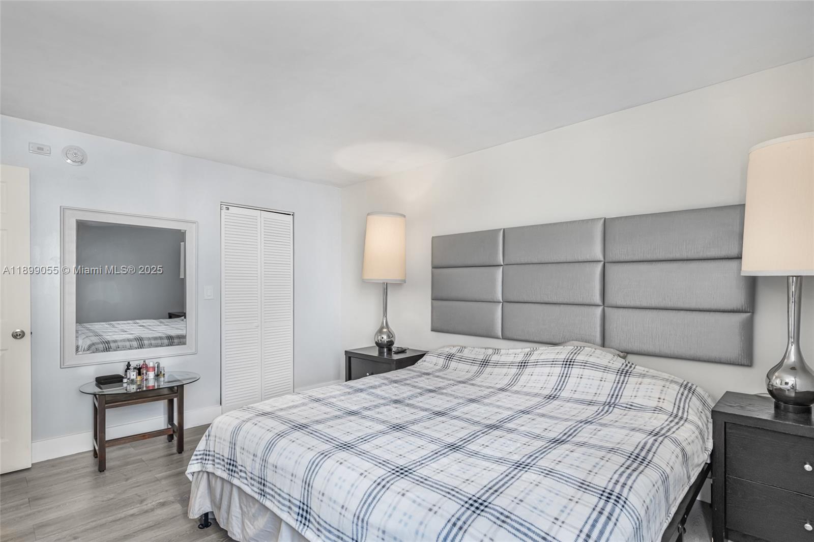 FLAMINGO TOWERS CONDO - Residential