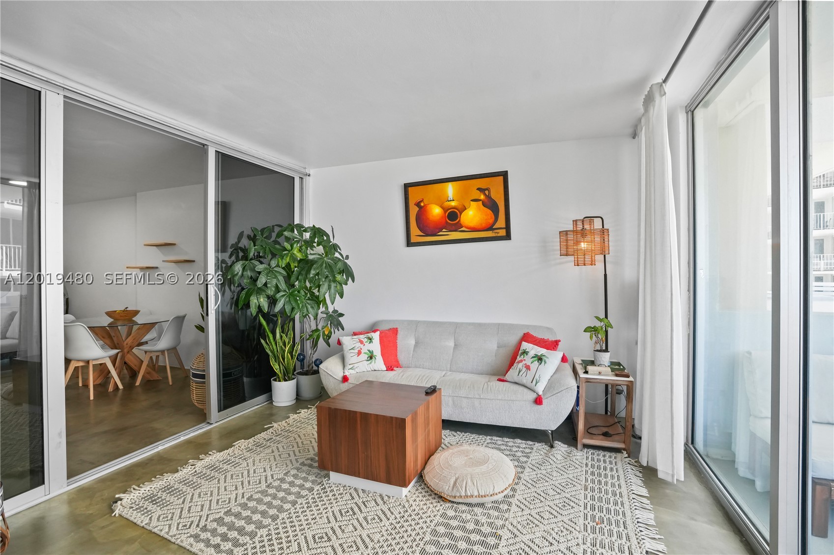 1200 West Ave 819