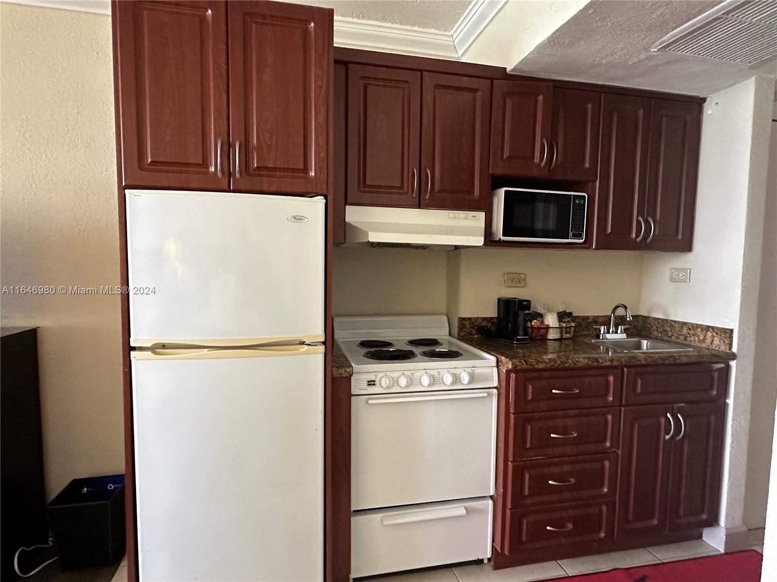 19201 Collins Ave 445