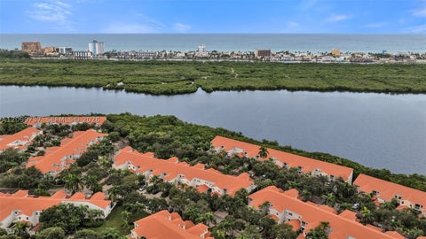 Photo of 1620 Weeping Willow Way, Hollywood, FL 33019 (MLS # A12099737)