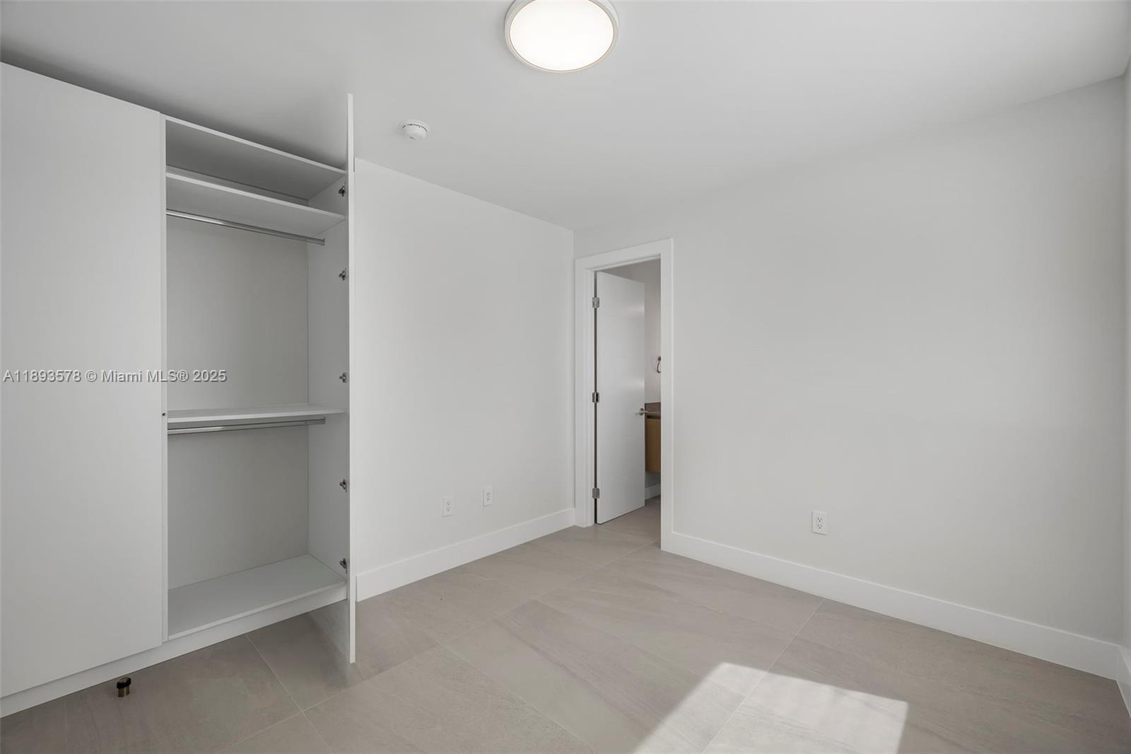 SILVER BLUFF GARDENS - Residential