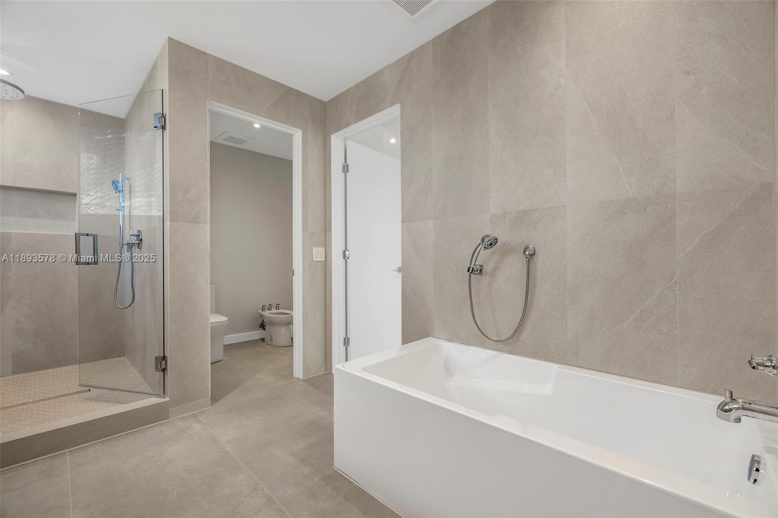 SILVER BLUFF GARDENS - Residential