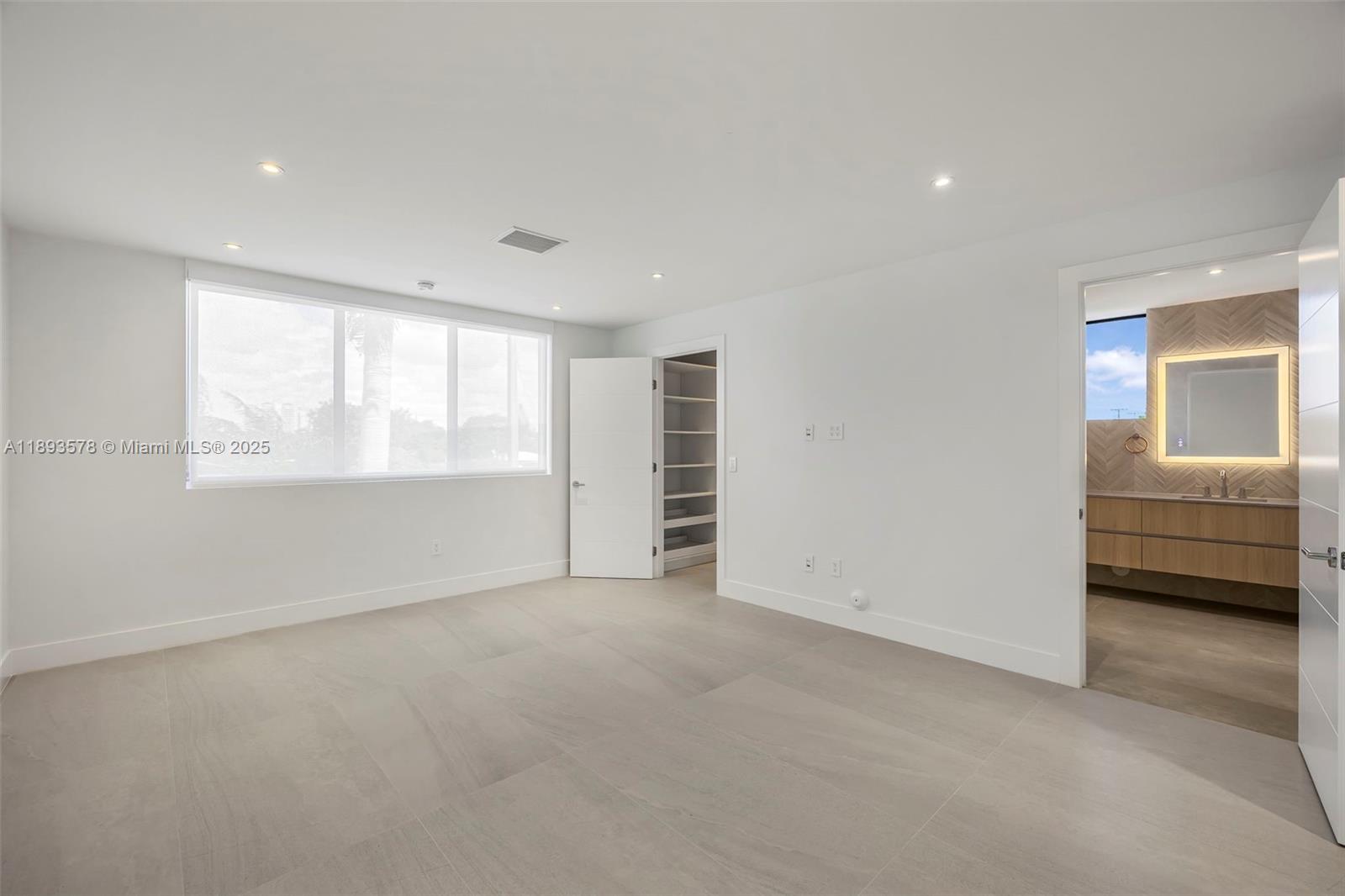 SILVER BLUFF GARDENS - Residential