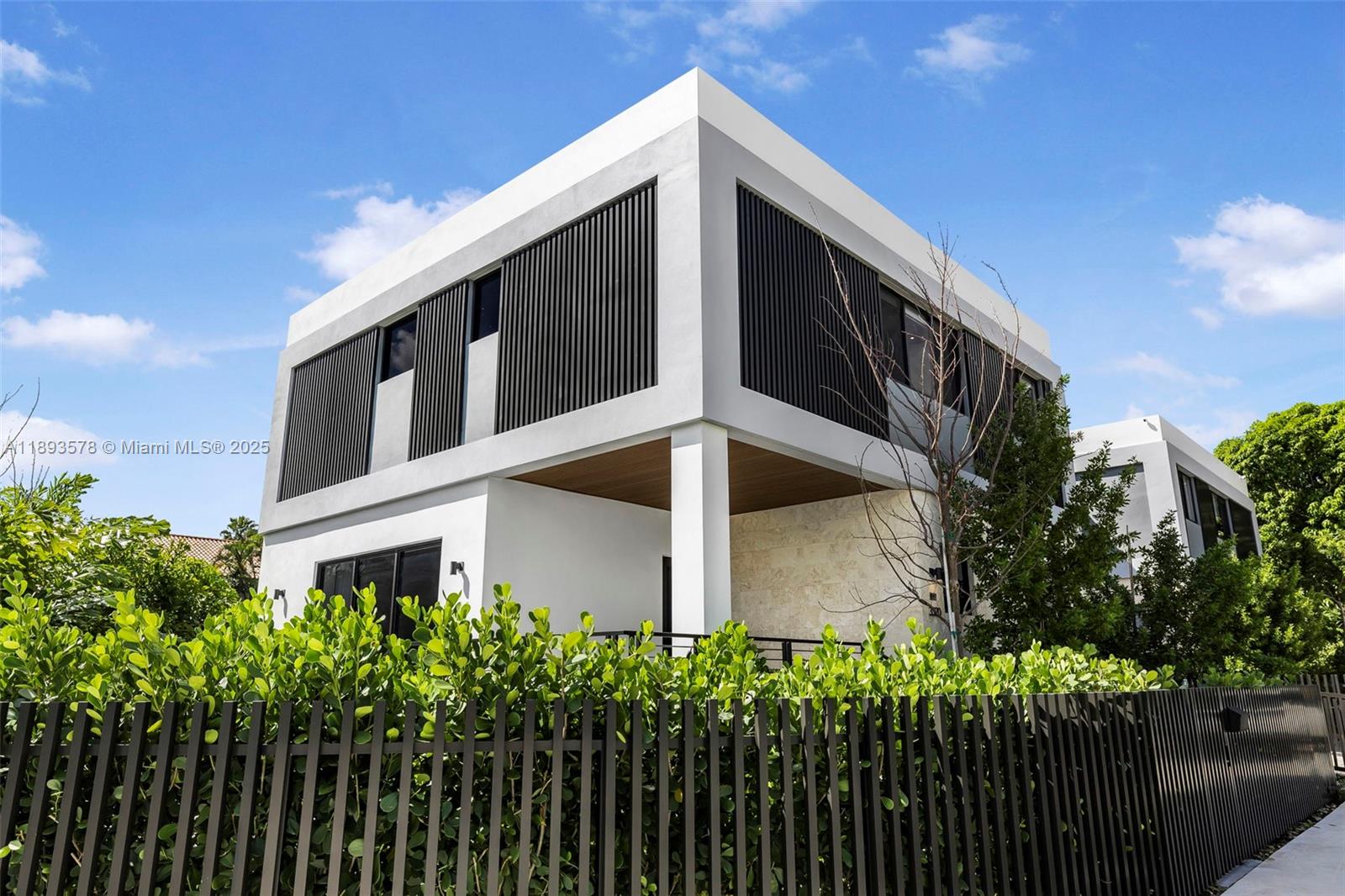 SILVER BLUFF GARDENS - Residential