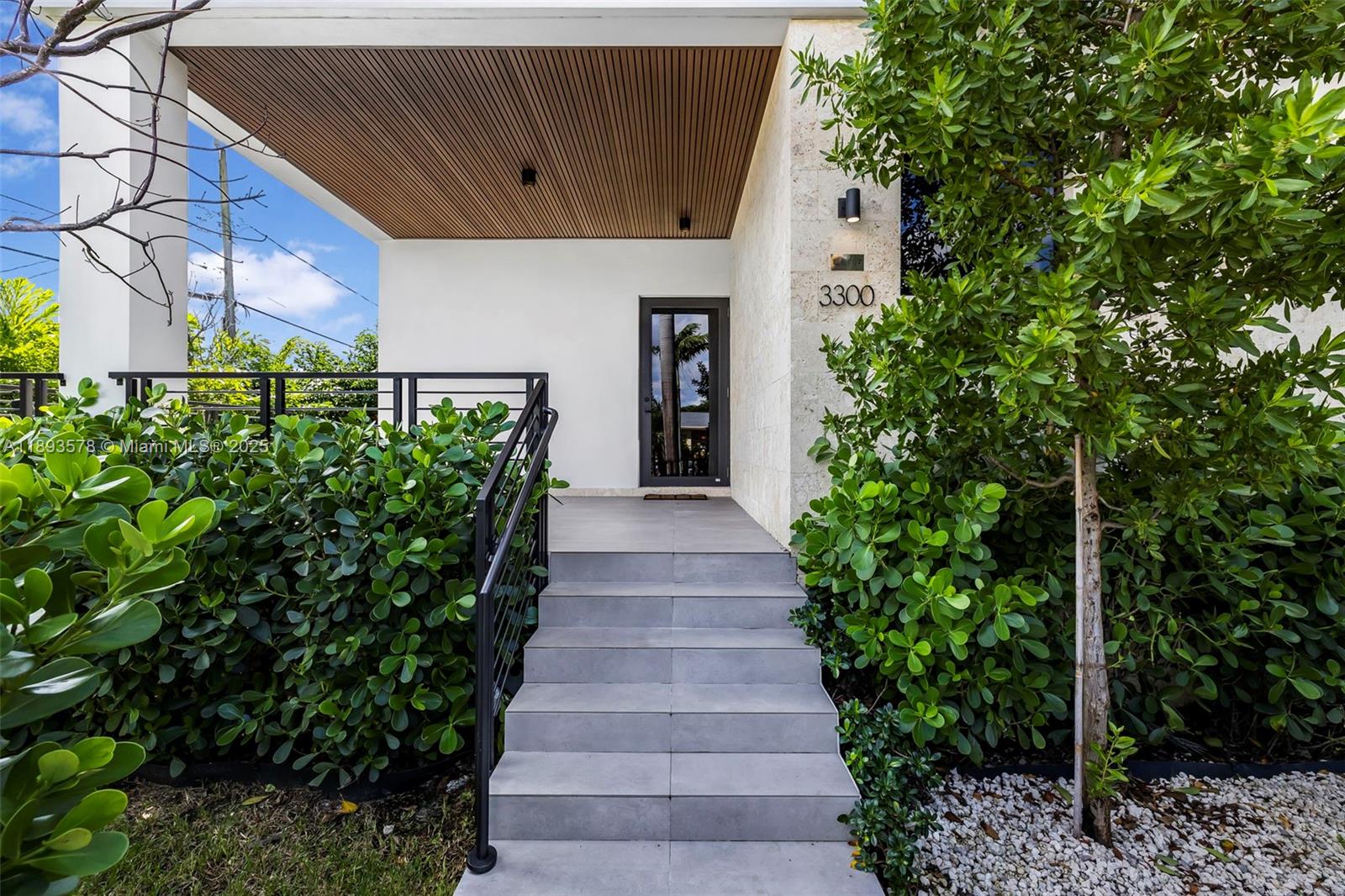 SILVER BLUFF GARDENS - Residential