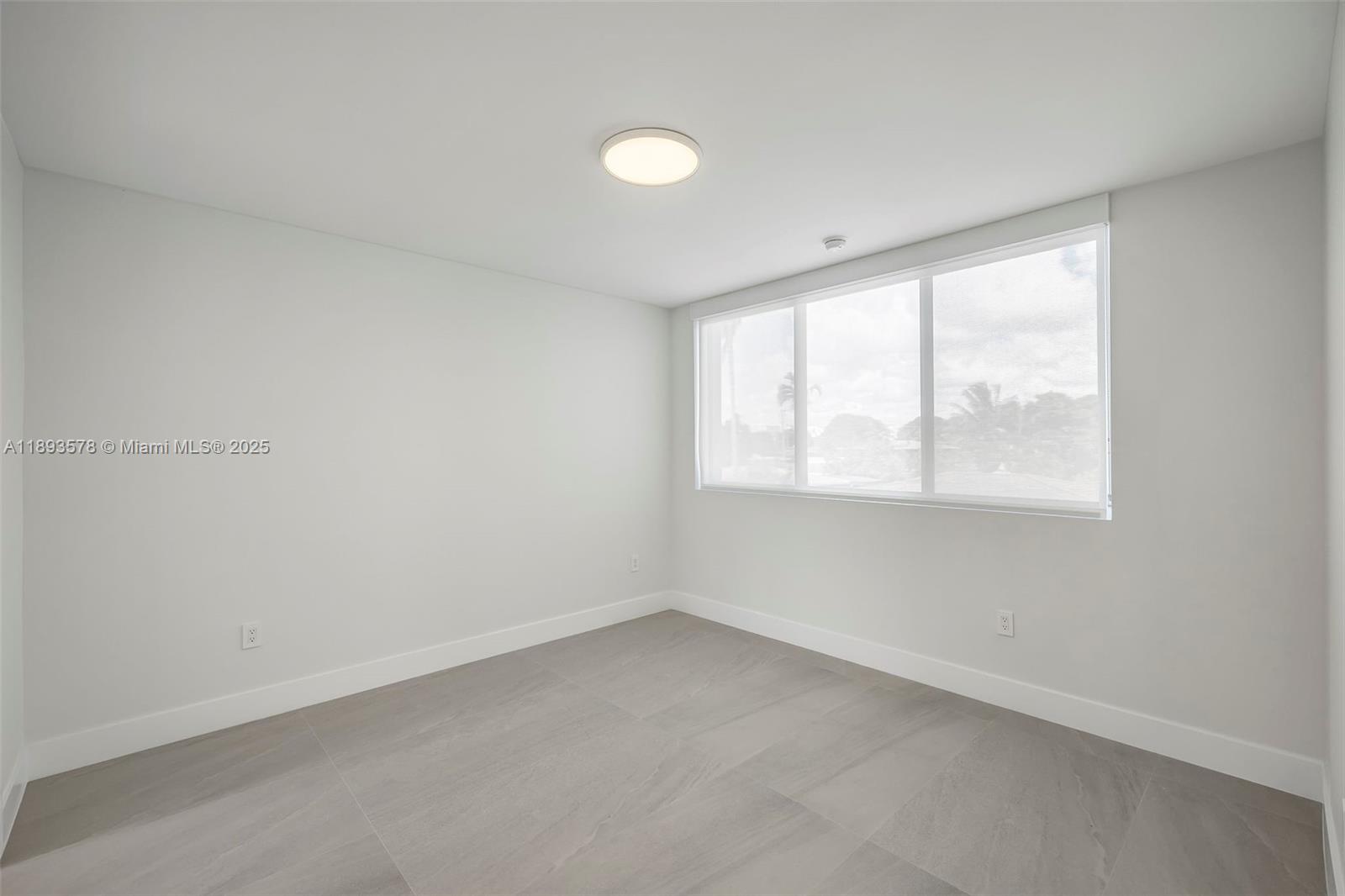 SILVER BLUFF GARDENS - Residential
