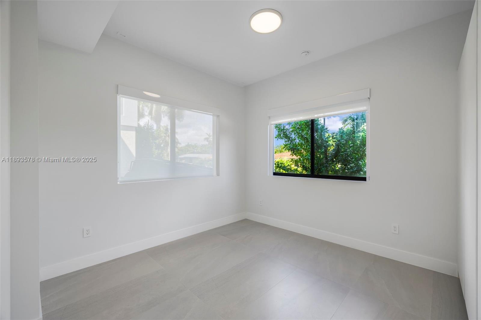 SILVER BLUFF GARDENS - Residential