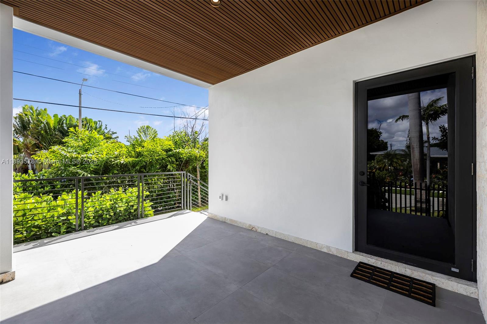 SILVER BLUFF GARDENS - Residential