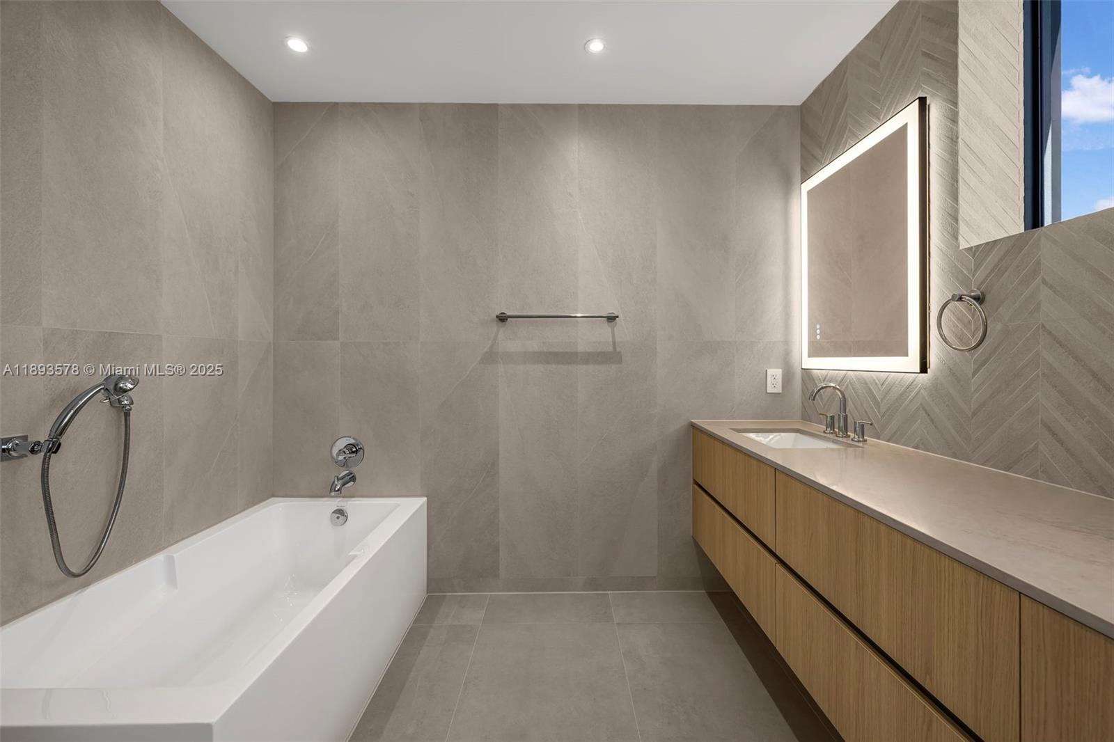 SILVER BLUFF GARDENS - Residential