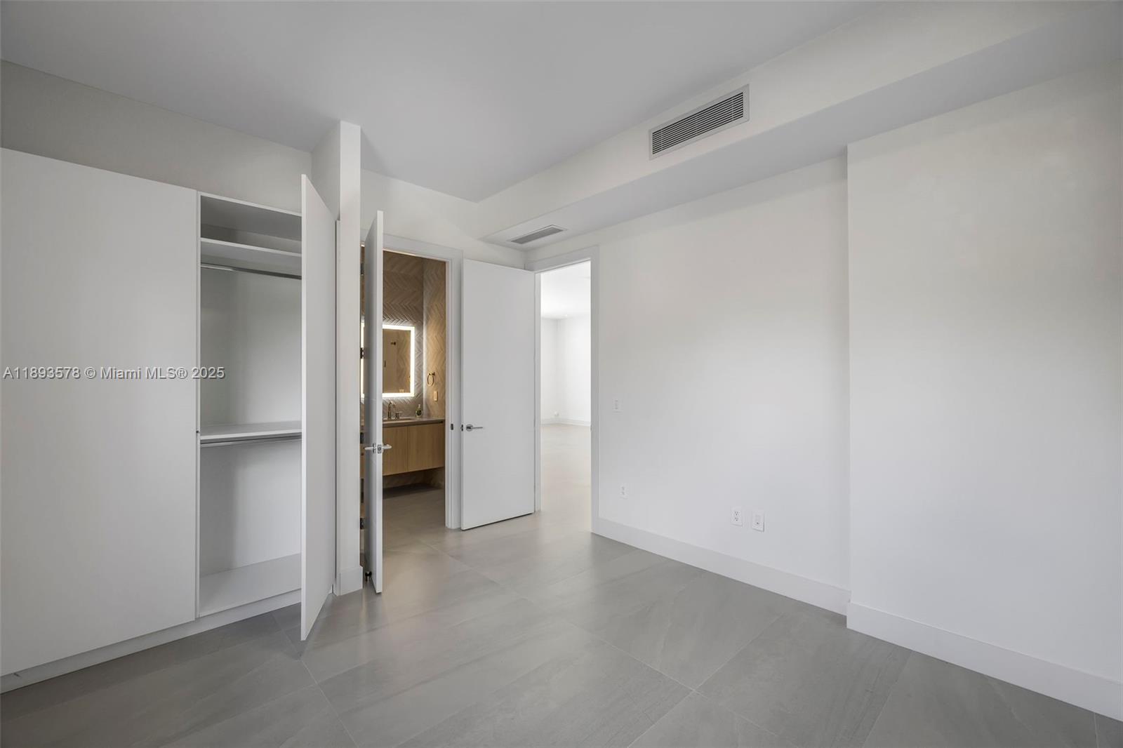 SILVER BLUFF GARDENS - Residential