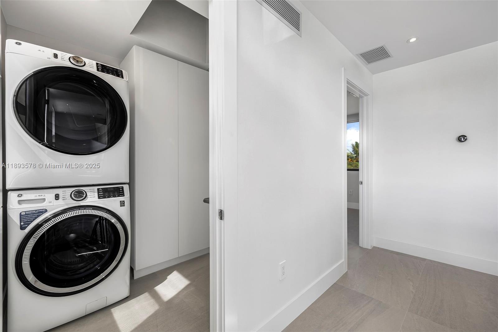 SILVER BLUFF GARDENS - Residential