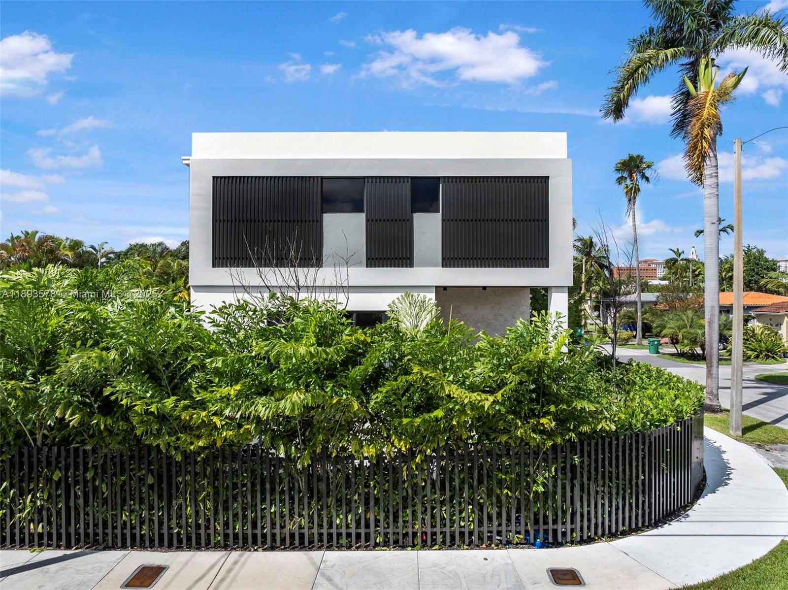 SILVER BLUFF GARDENS - Residential