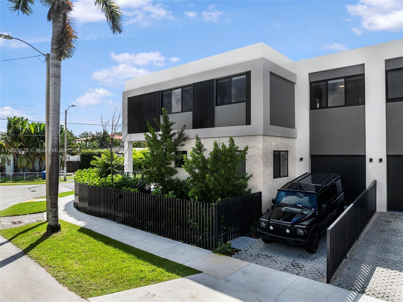 SILVER BLUFF GARDENS - Residential