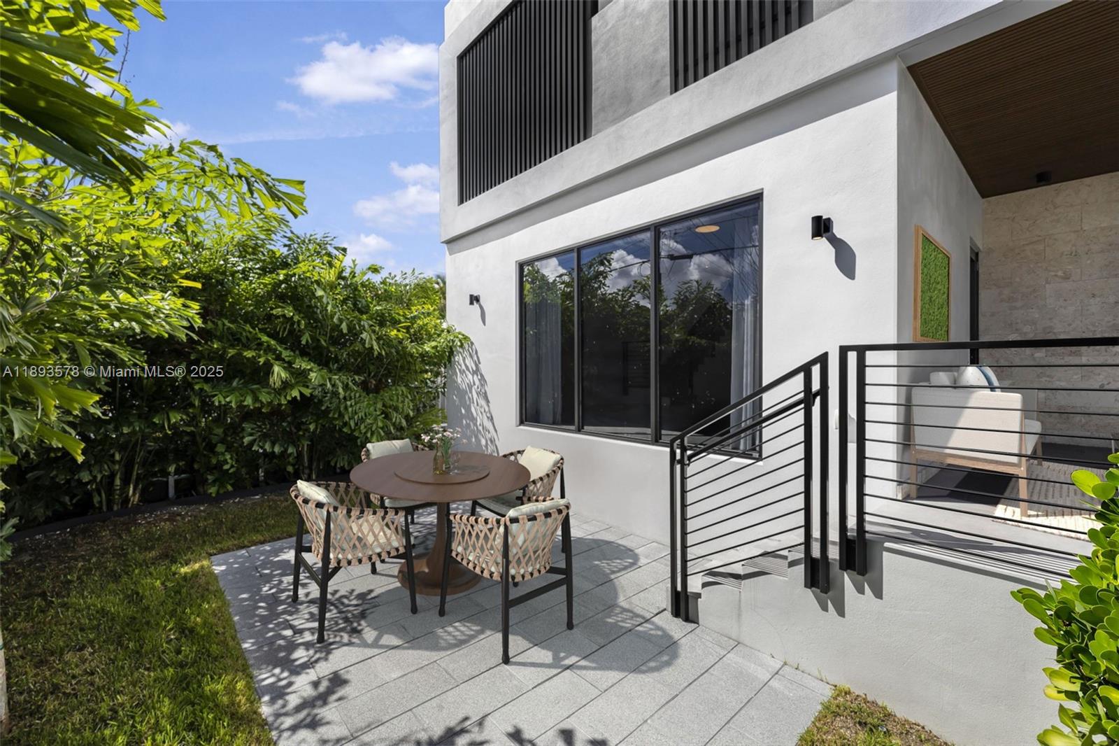 SILVER BLUFF GARDENS - Residential