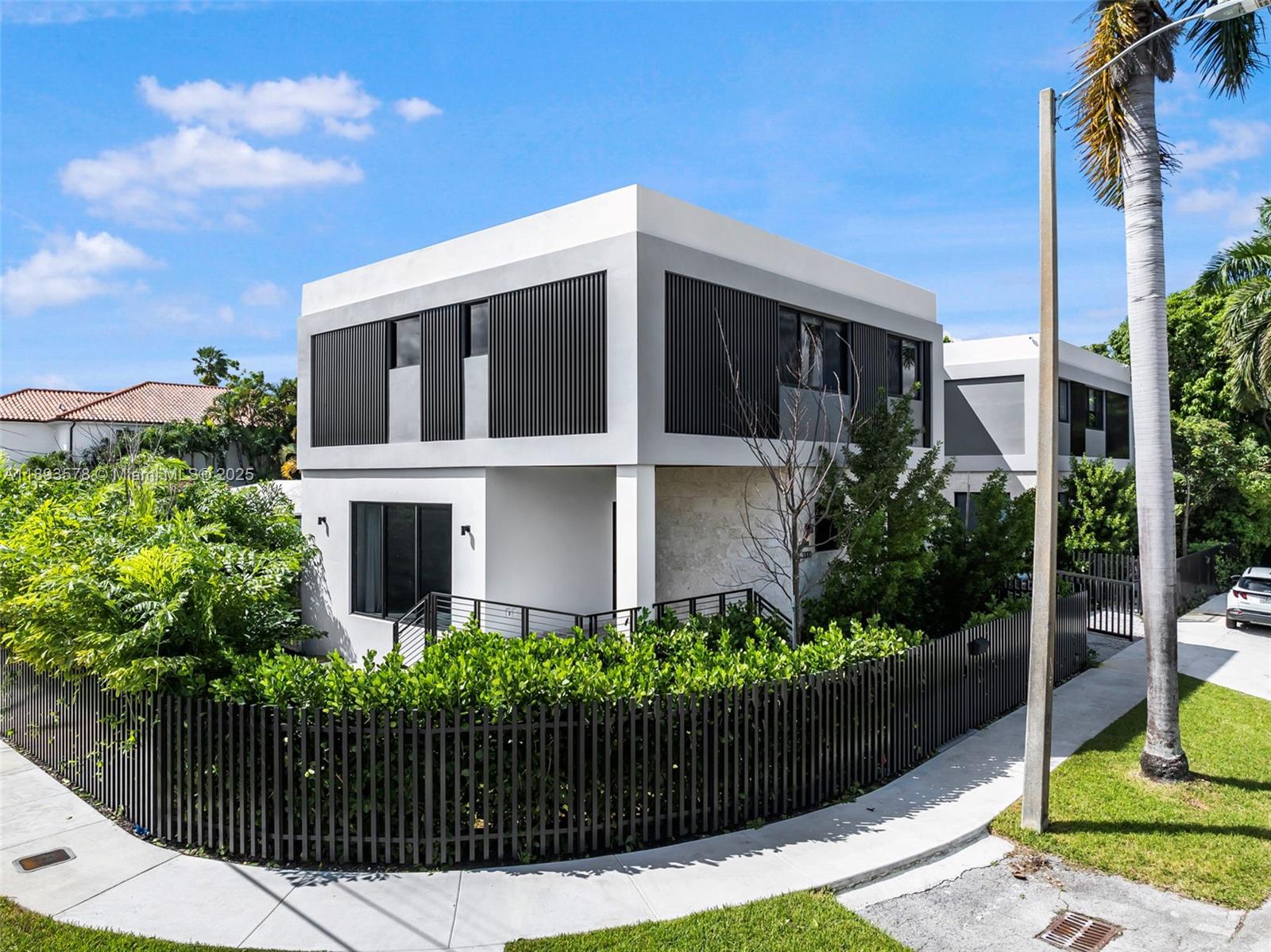 SILVER BLUFF GARDENS - Residential