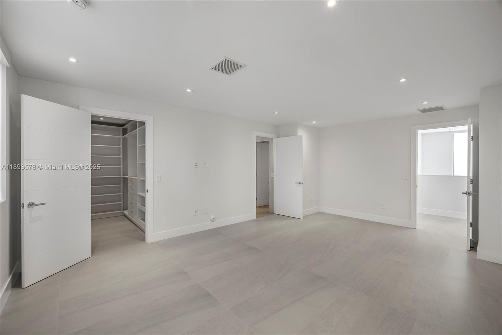 SILVER BLUFF GARDENS - Residential