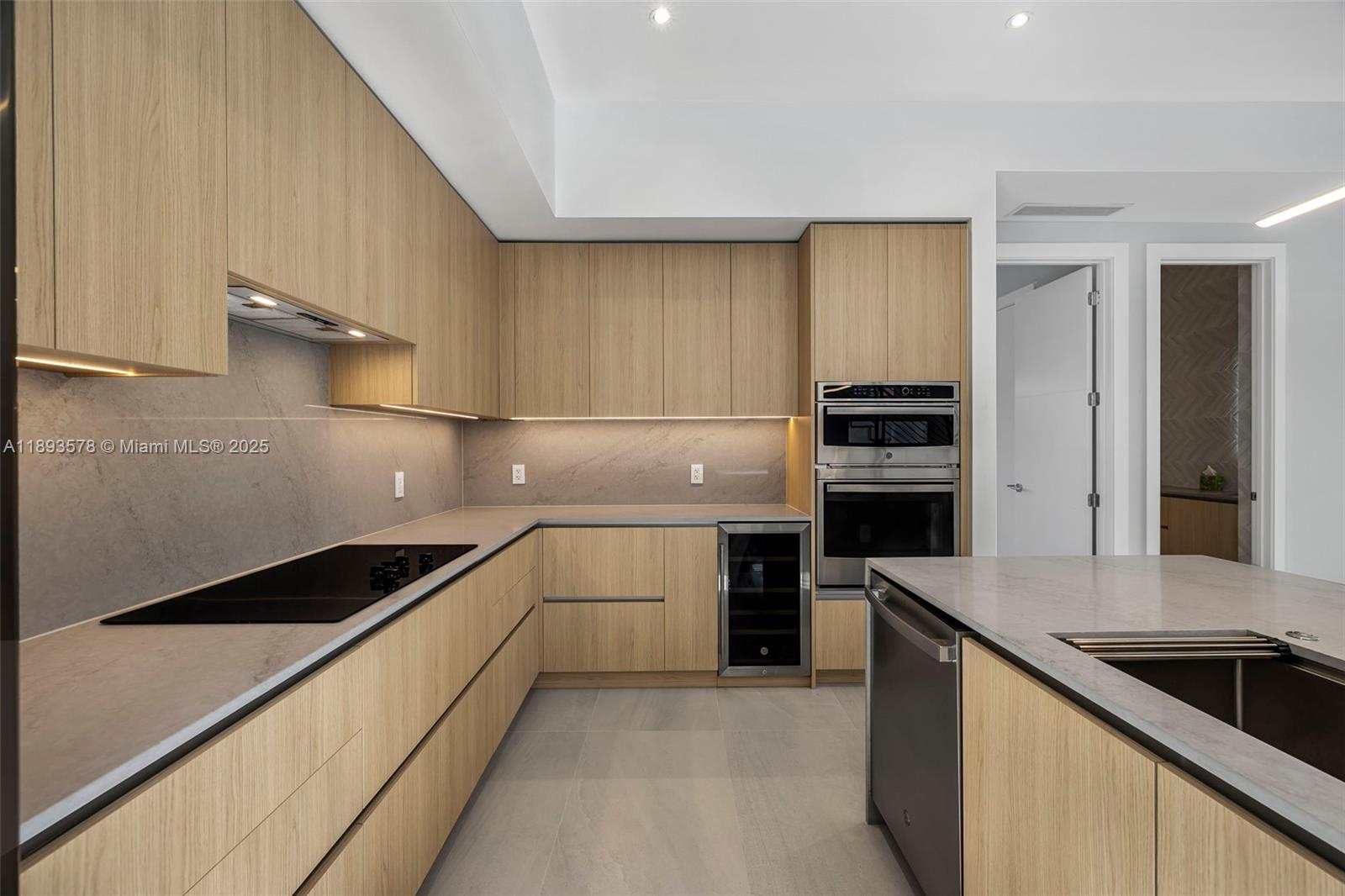 SILVER BLUFF GARDENS - Residential