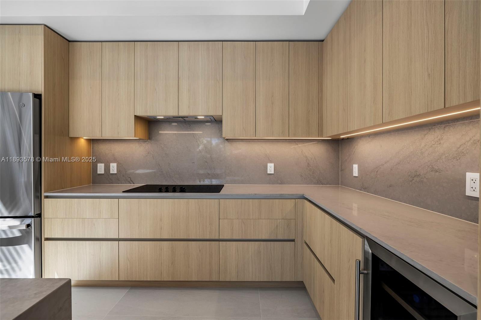 SILVER BLUFF GARDENS - Residential