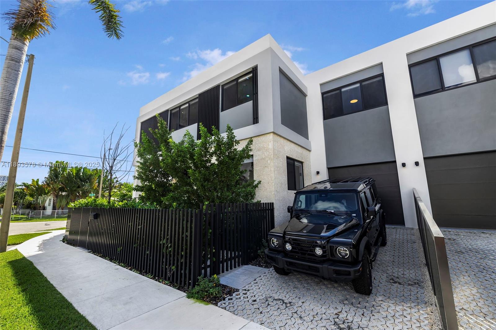 SILVER BLUFF GARDENS - Residential