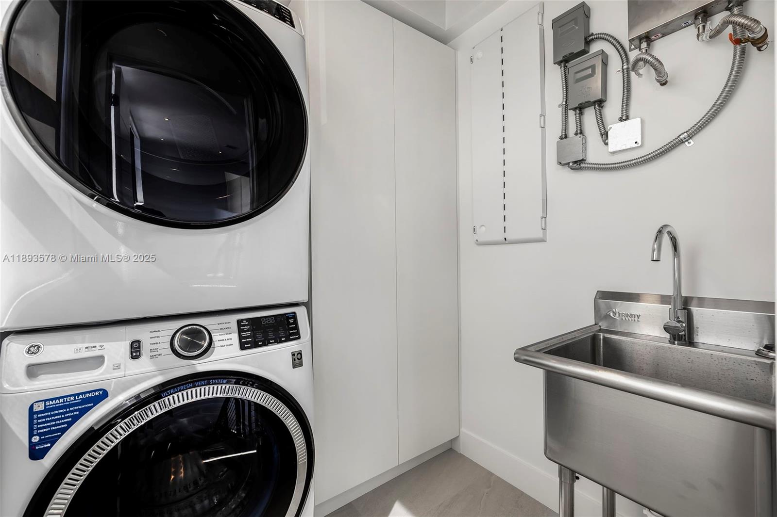 SILVER BLUFF GARDENS - Residential