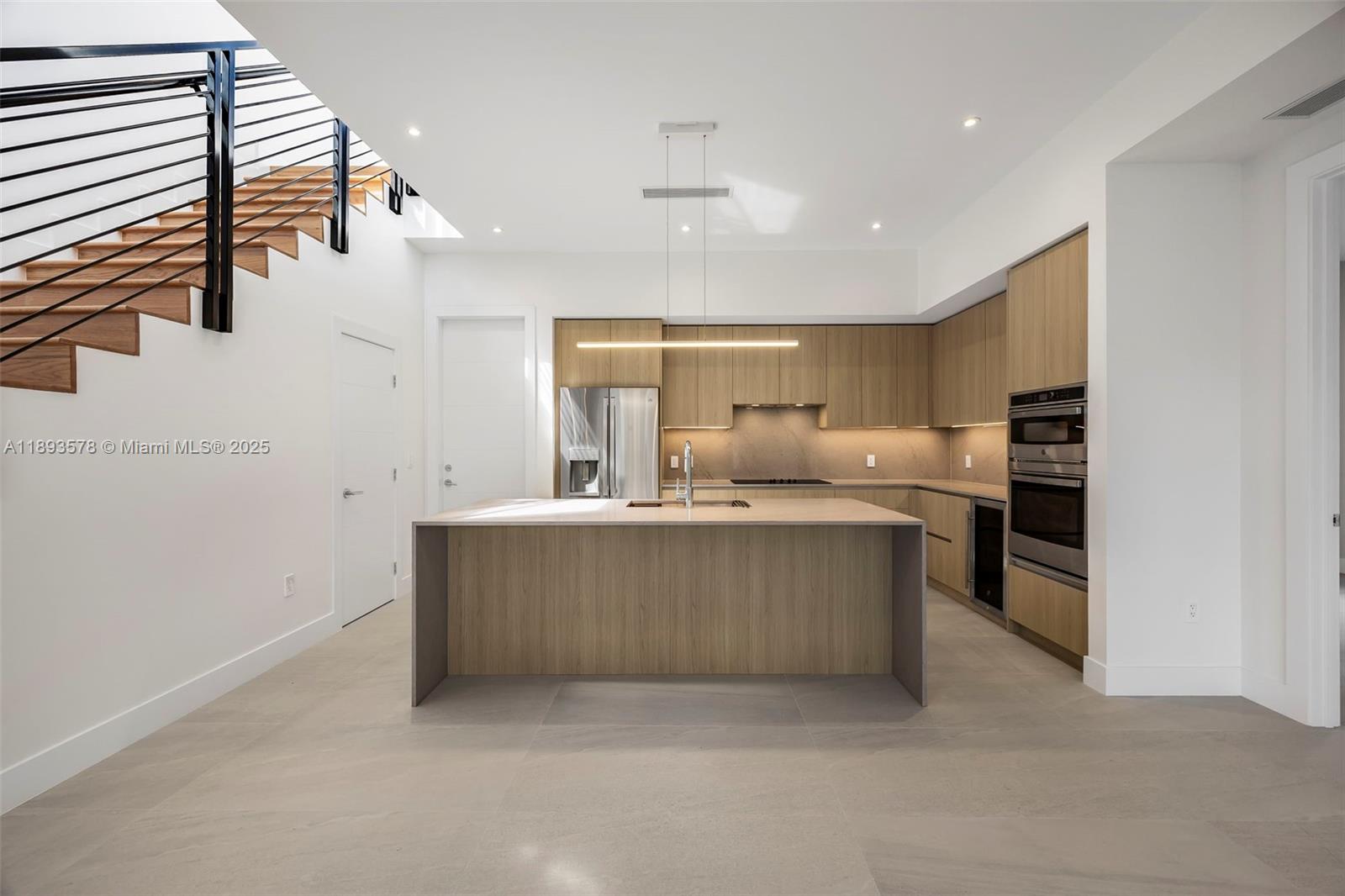SILVER BLUFF GARDENS - Residential