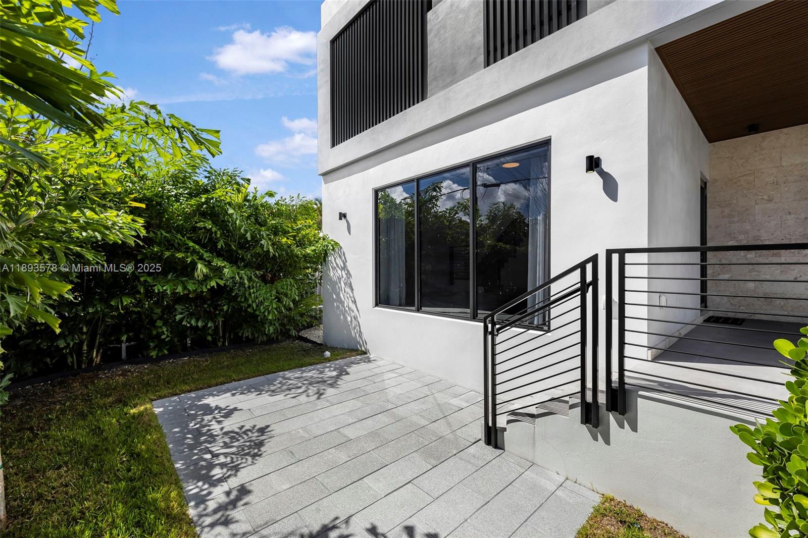 SILVER BLUFF GARDENS - Residential