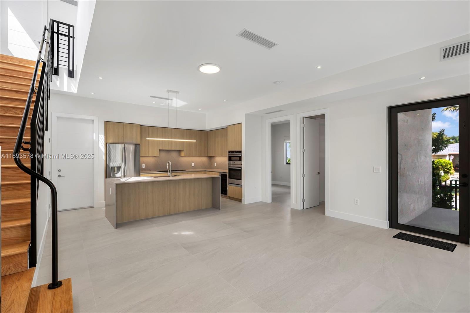 SILVER BLUFF GARDENS - Residential