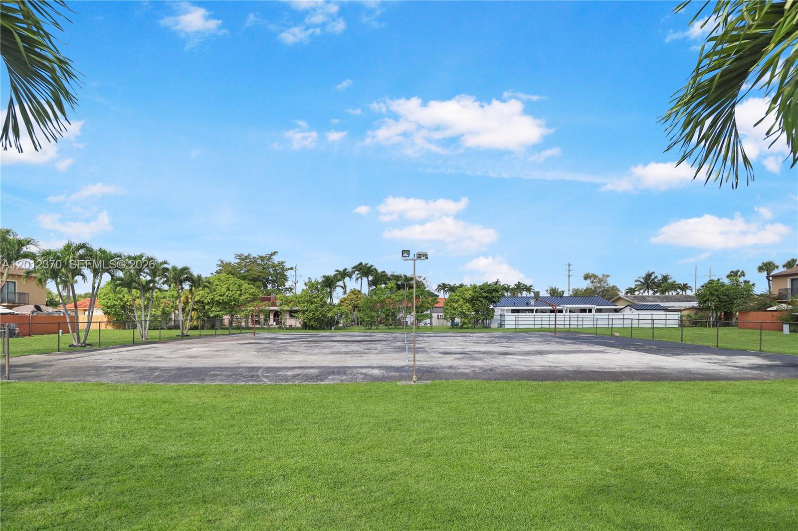 THE COURTS OF BIRDWOOD CO - Residential