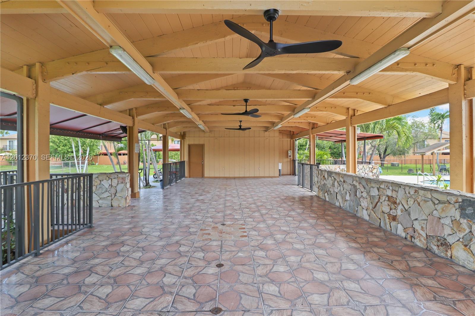 THE COURTS OF BIRDWOOD CO - Residential