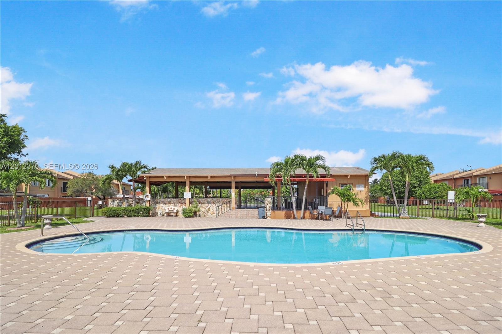 THE COURTS OF BIRDWOOD CO - Residential