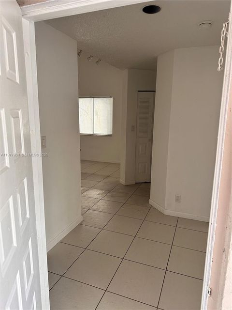 9502 SW 140 CT 9502 Kendall FL 33186