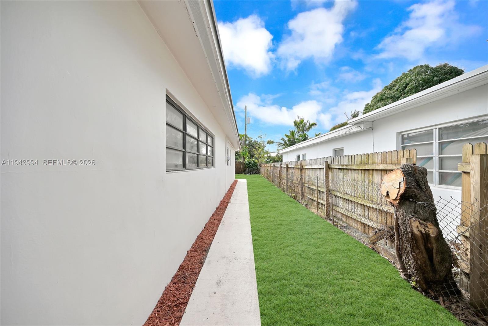 BISCAYNE COURT - Residential Income