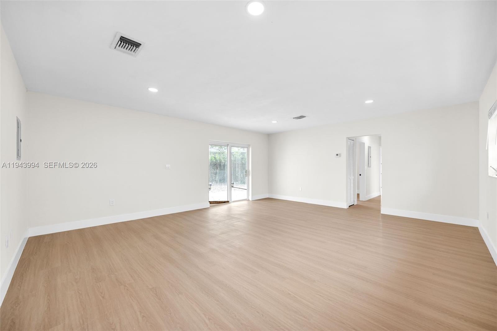 BISCAYNE COURT - Residential Income