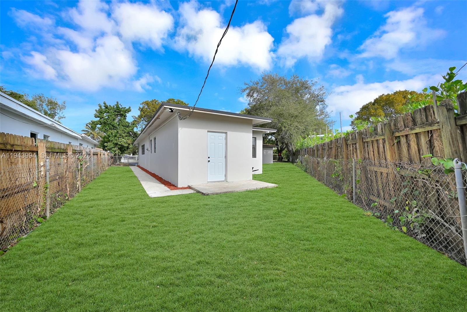 BISCAYNE COURT - Residential Income