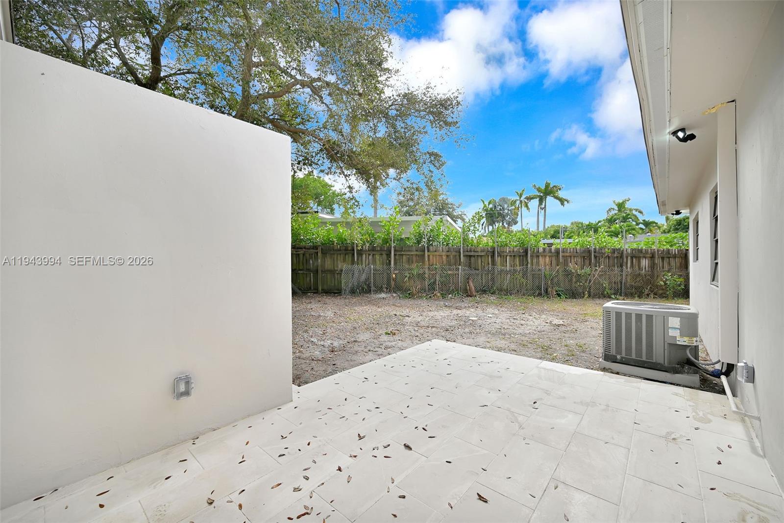 BISCAYNE COURT - Residential Income