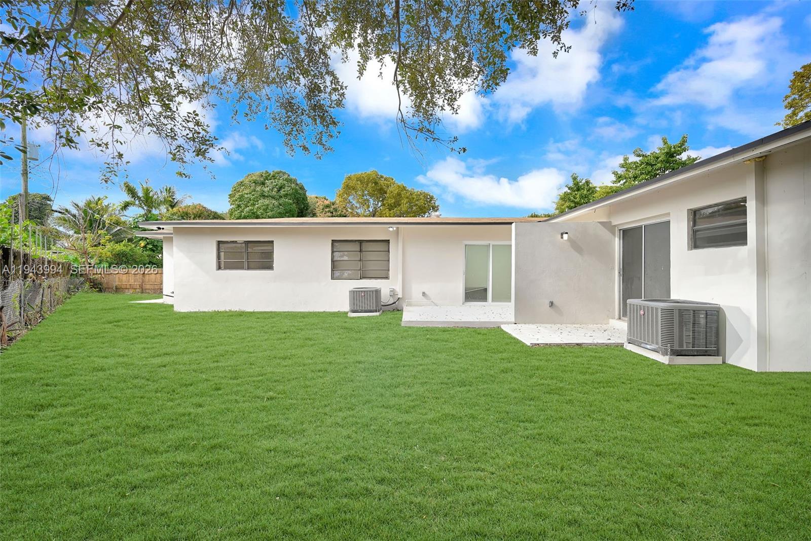 BISCAYNE COURT - Residential Income