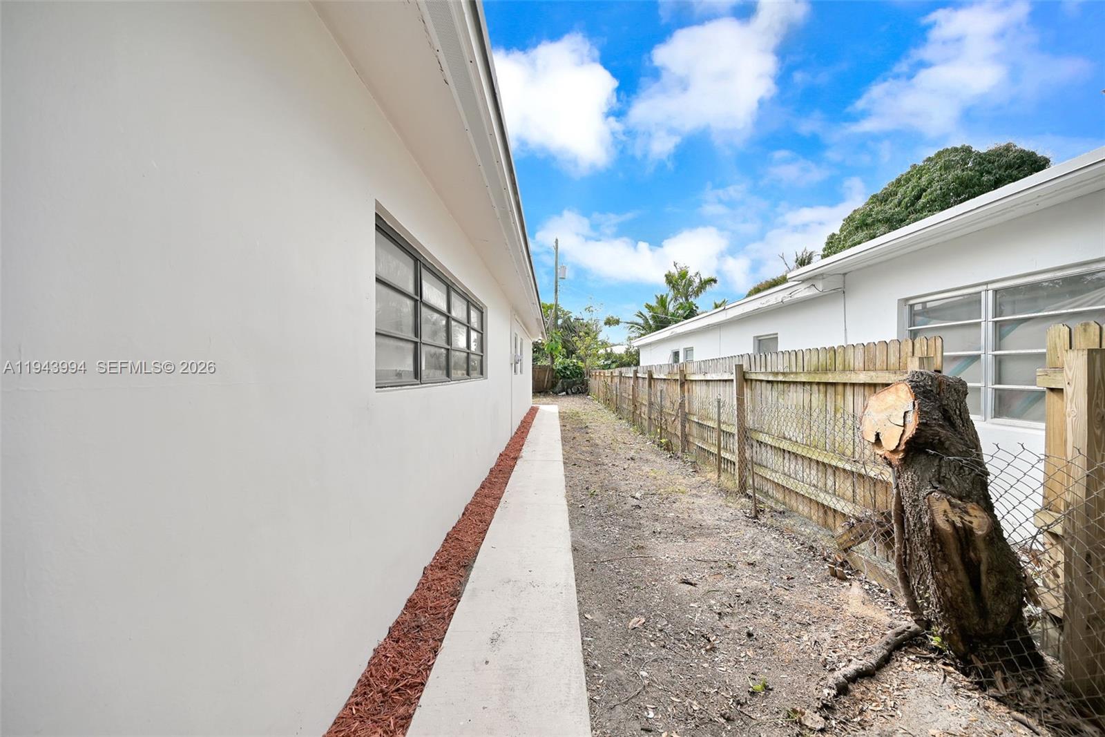 BISCAYNE COURT - Residential Income