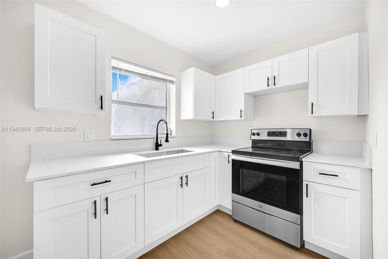 BISCAYNE COURT - Residential Income