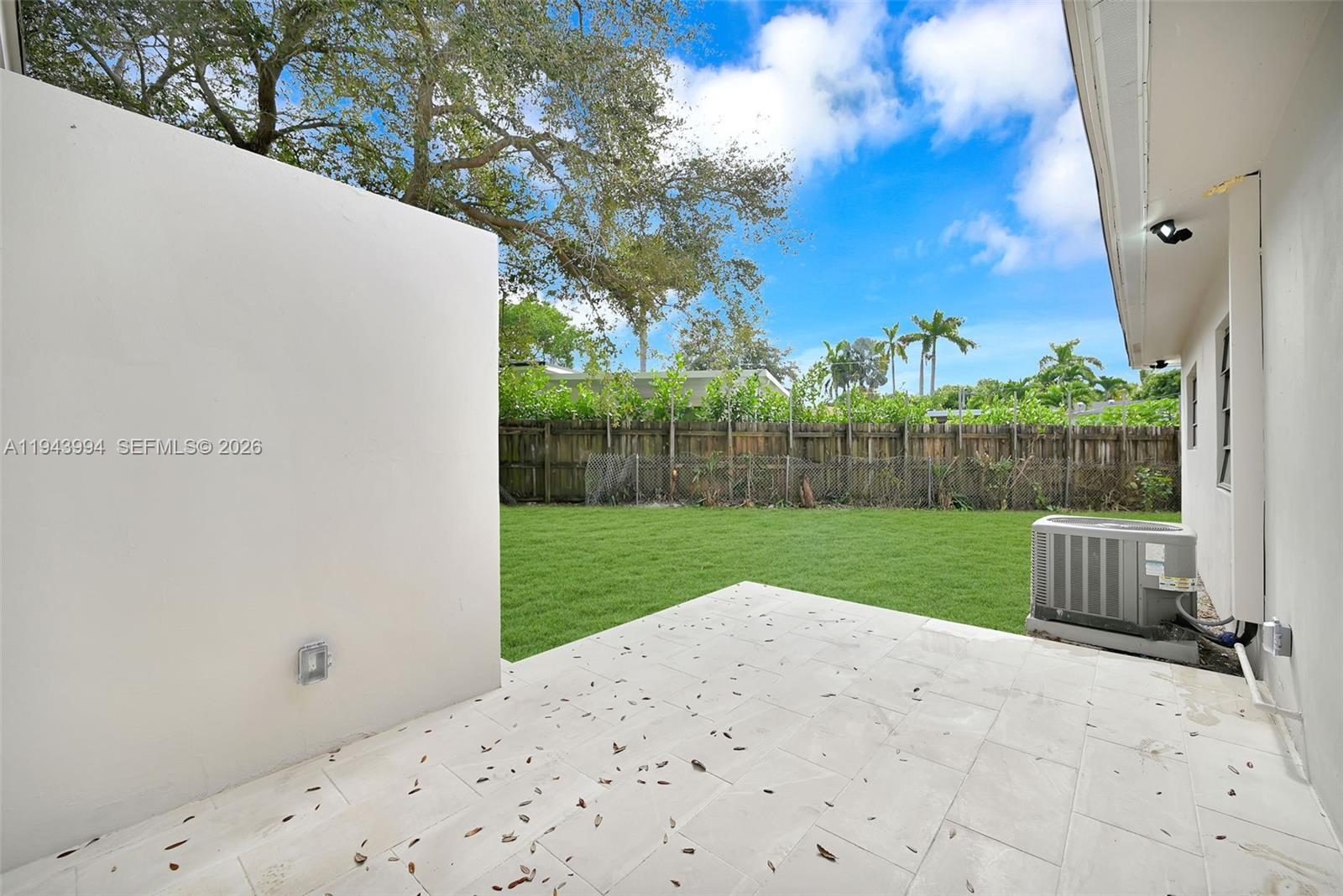 BISCAYNE COURT - Residential Income