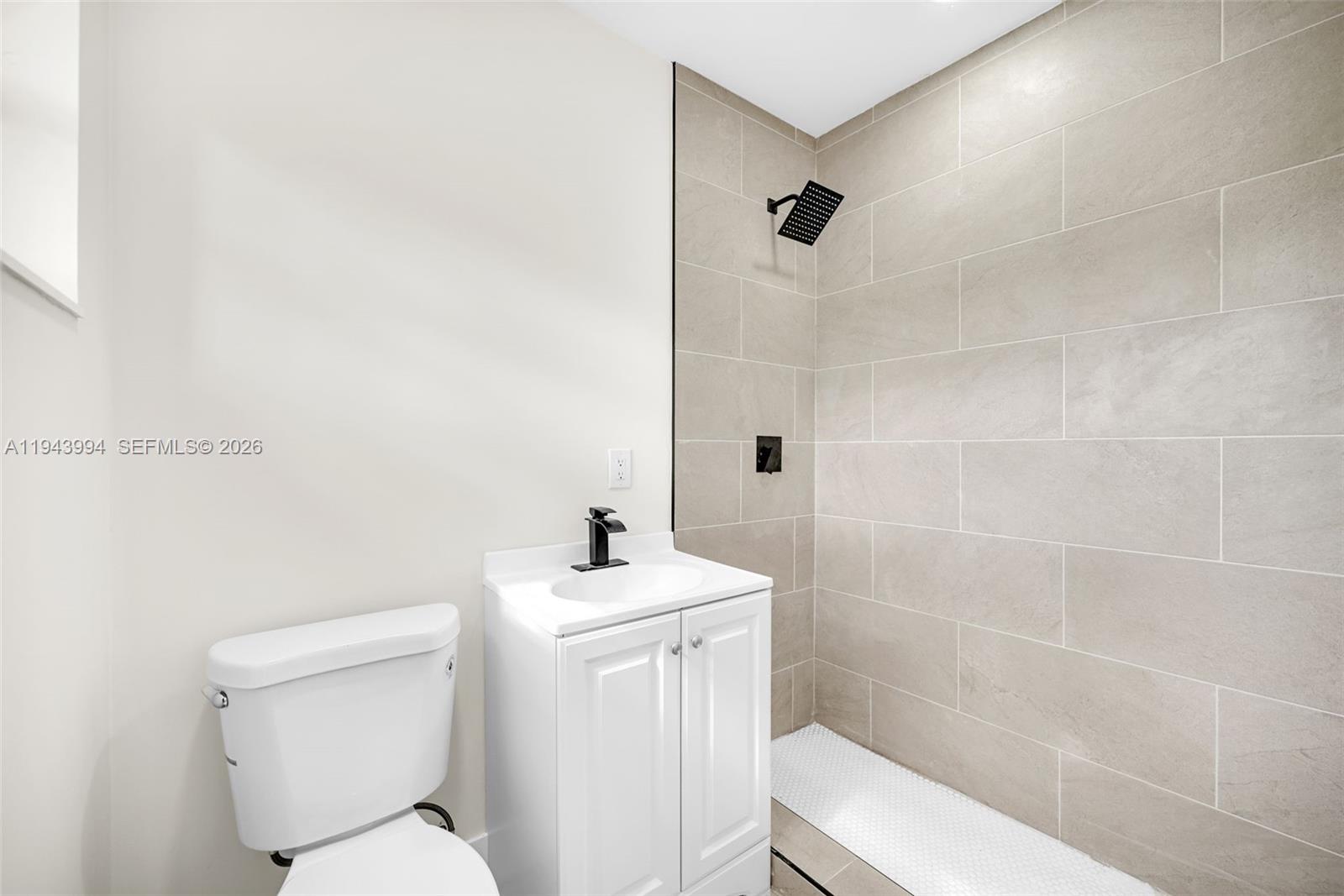 BISCAYNE COURT - Residential Income